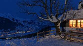 Maison de montagne en hiver